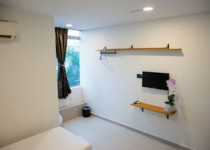 Habitación estándar con 2 camas individuales | Escritorio, tabla de planchar con plancha, wifi gratis