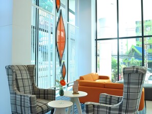 المنشأة من الداخل