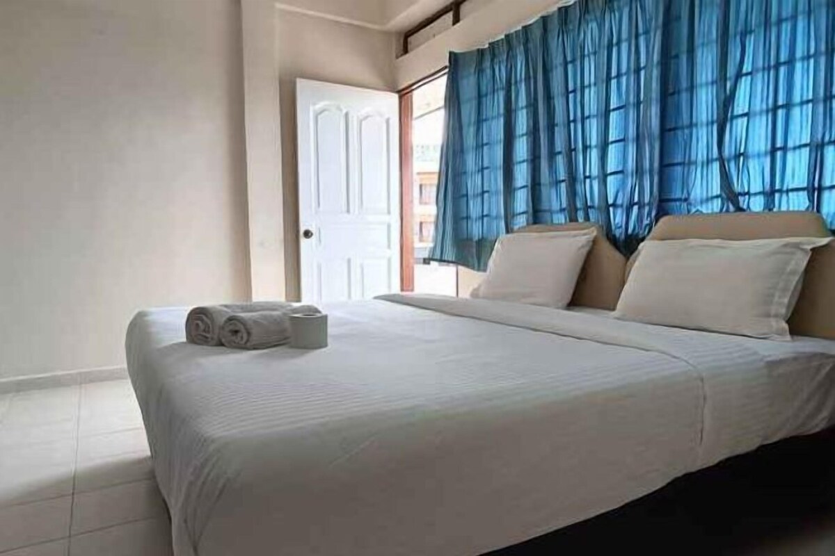 Premium bedding, down duvets, Tempur-Pedic beds, in-room safe