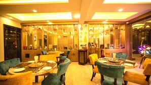 مطعم