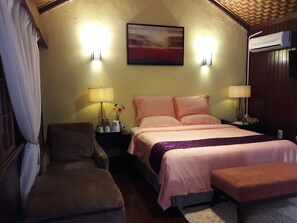 Chalet Deluxe | Una scrivania, ferro/asse da stiro