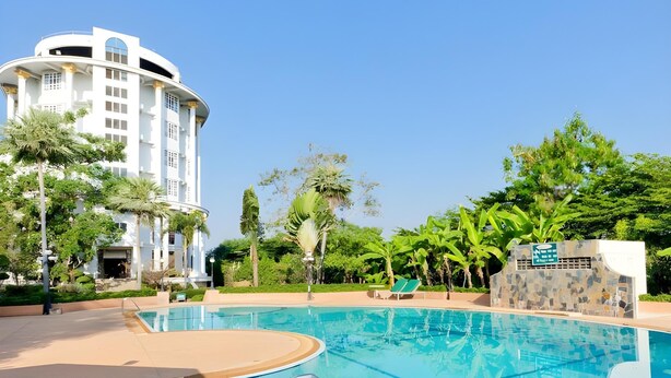 Pool - Hermitage Hotel & Resort (Nakhon Ratchasima)