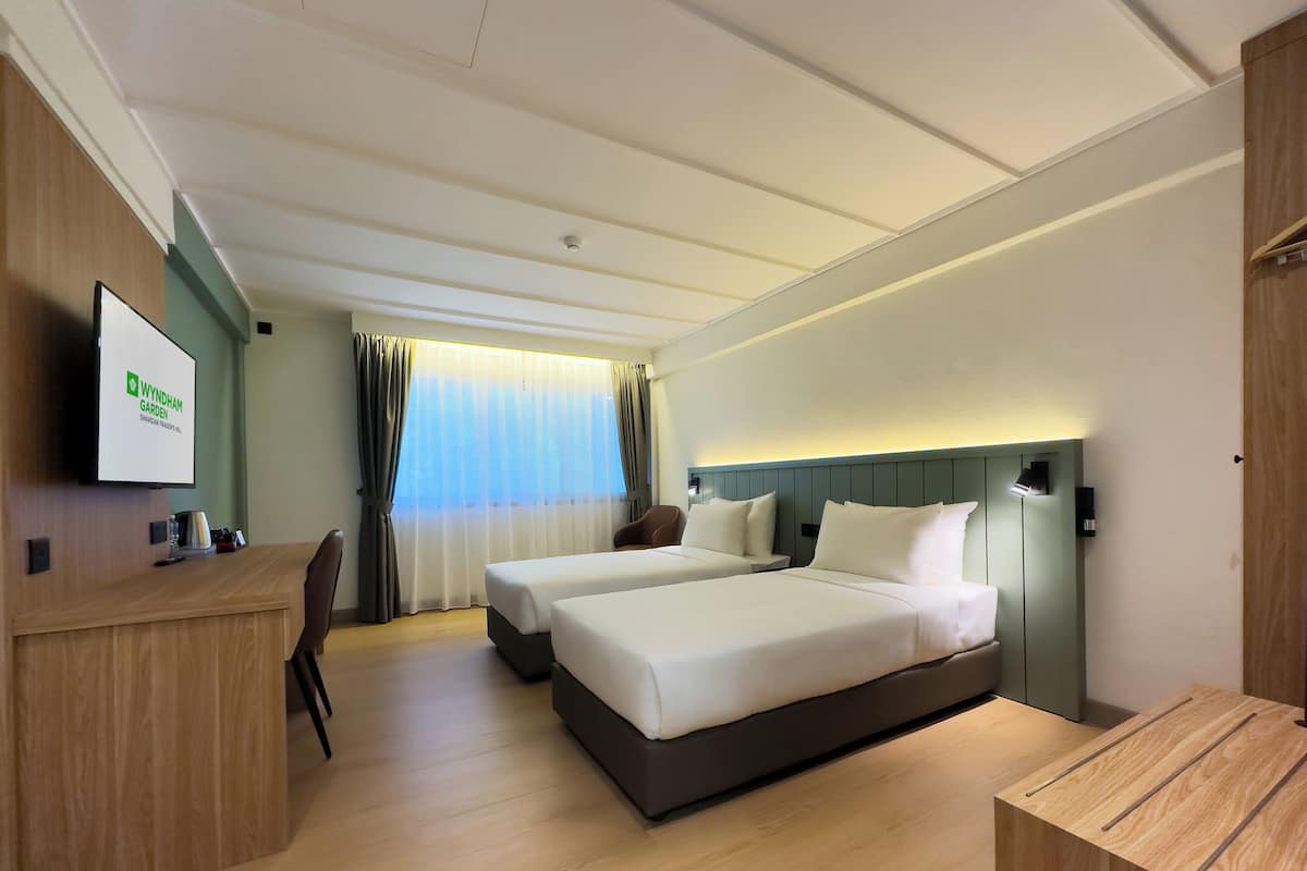 In-room safe, iron/ironing board, bed sheets