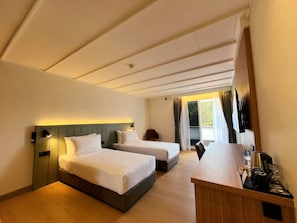 Premium Single Room, 2 Twin Beds | In-room safe, desk, laptop workspace, iron/ironing board - Wyndham Garden Shahzan Fraser's Hill (Raub)