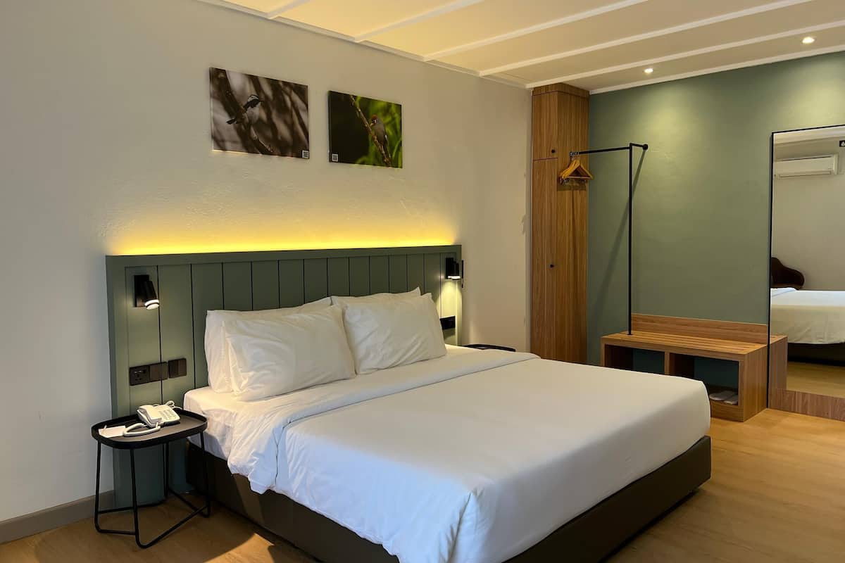 In-room safe, bed sheets, wheelchair access