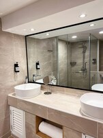 Royal Suite, 1 King Bed | Bathroom | Shower, bidet, towels, soap