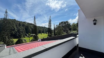 Pemandangan dari bilik
