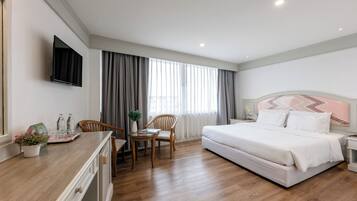 ห้องดีลักซ์ดับเบิล | โต๊ะทำงาน, เตียงเสริม/เปล, Wi-Fi ฟรี, ผ้าปูที่นอน