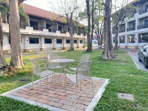 屋外ダイニングエリア