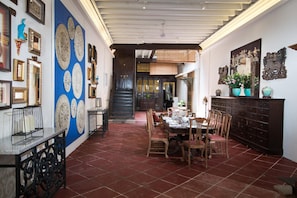 Lunch and dinner served - Muntri Mews (George Town)