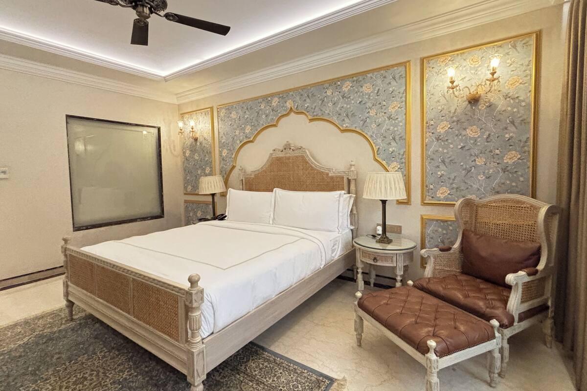 Royal Palace Room | Premium bedding, minibar, in-room safe, desk