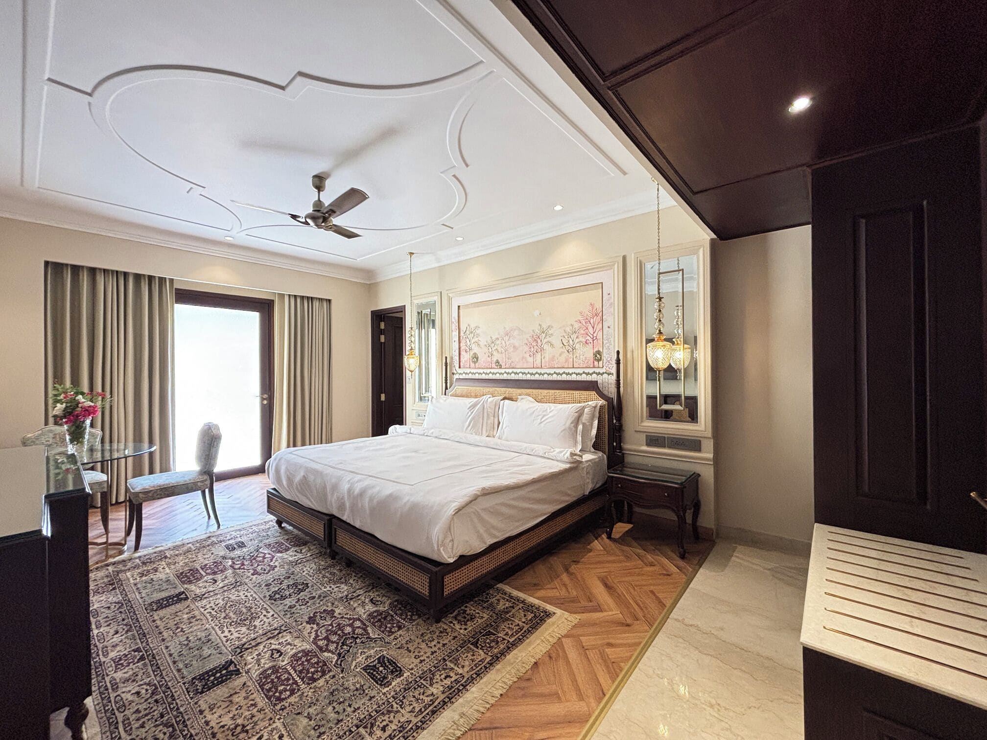 Hochwertige Bettwaren, Minibar, Zimmersafe, Schreibtisch