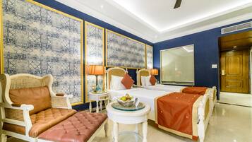 Royal Palace Room | 1 habitación, ropa de cama de alta calidad y minibar