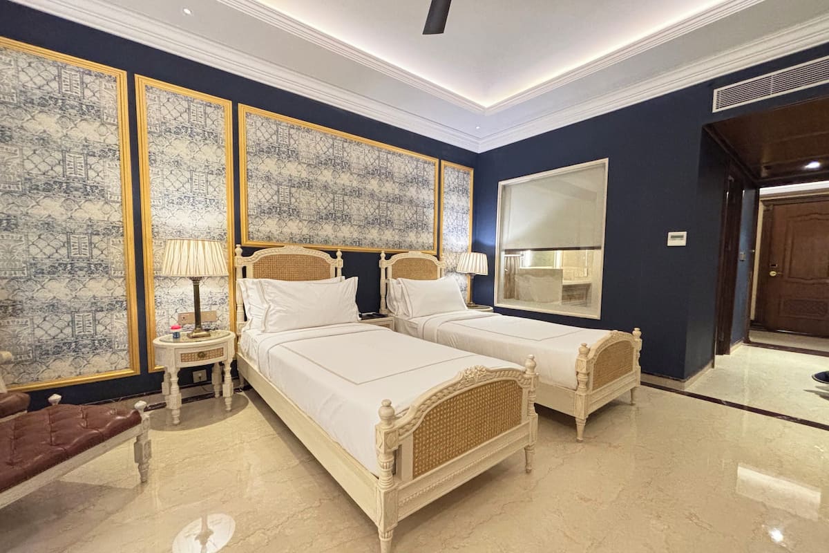 Royal palace Twin Room | 1 bedroom, premium bedding, minibar, in-room safe