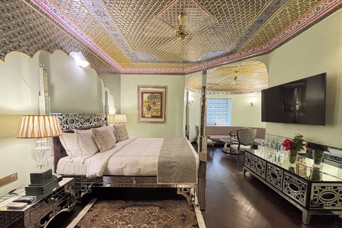Sheesh Mahal Suite | Premium bedding, minibar, in-room safe, desk