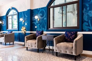 المنشأة من الداخل