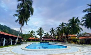 Pool - Puteri Bayu Beach Resort (Kampong Pasir Bogak)