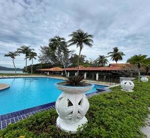 Pool - Puteri Bayu Beach Resort (Kampong Pasir Bogak)
