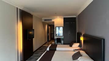Minibar, in-room safe, desk, iron/ironing board