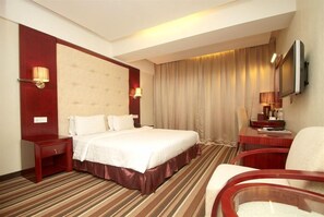 Minibar y caja fuerte