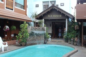 Hồ bơi ngoài trời 