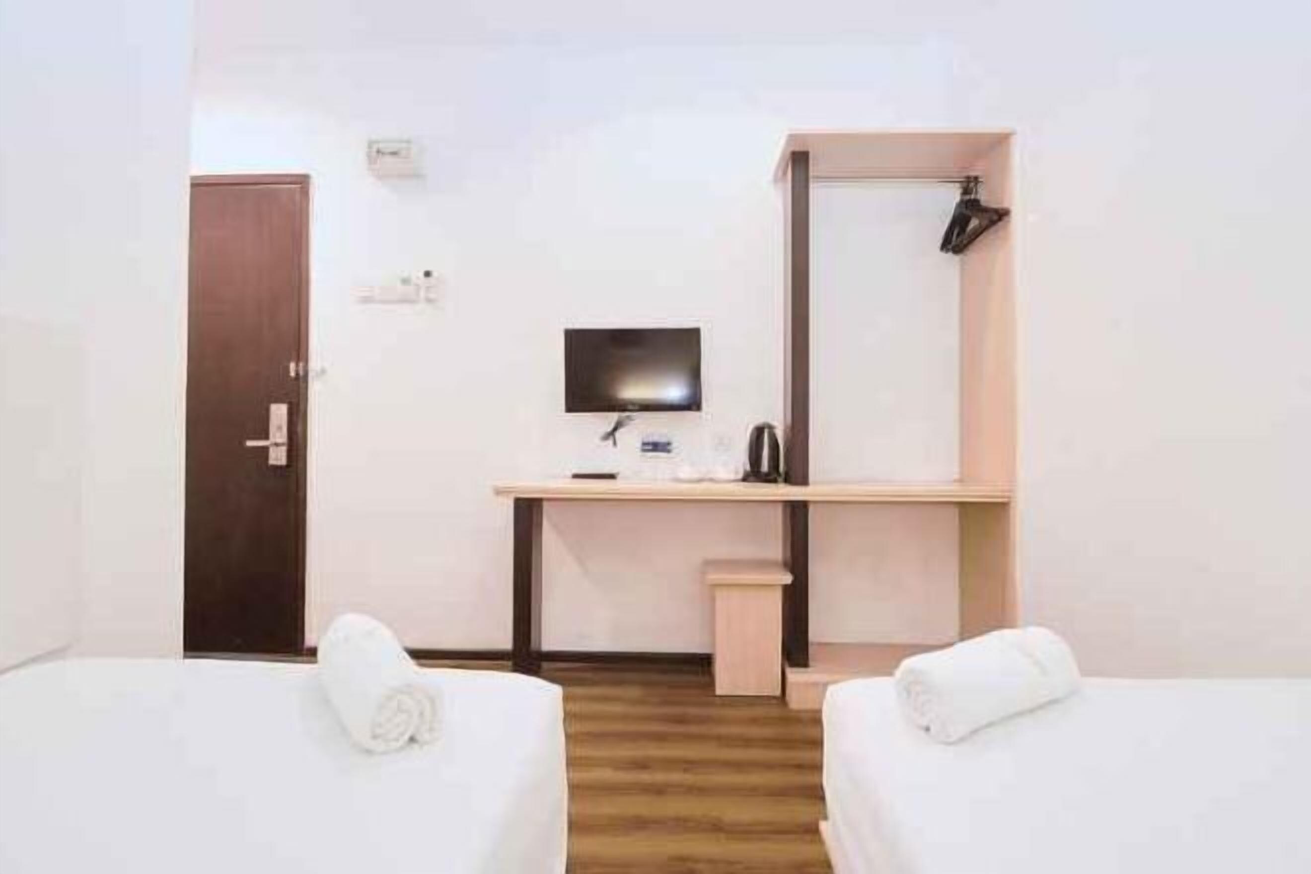 Työpöytä, ilmainen Wi-Fi, vuodevaatteet