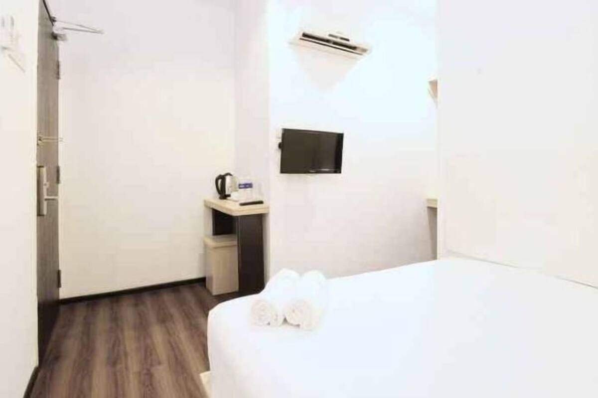 Desk, free WiFi, bed sheets