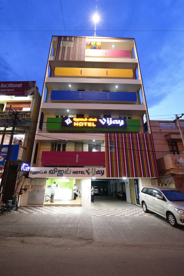 Front of property - Hotel Vijay (Madurai)