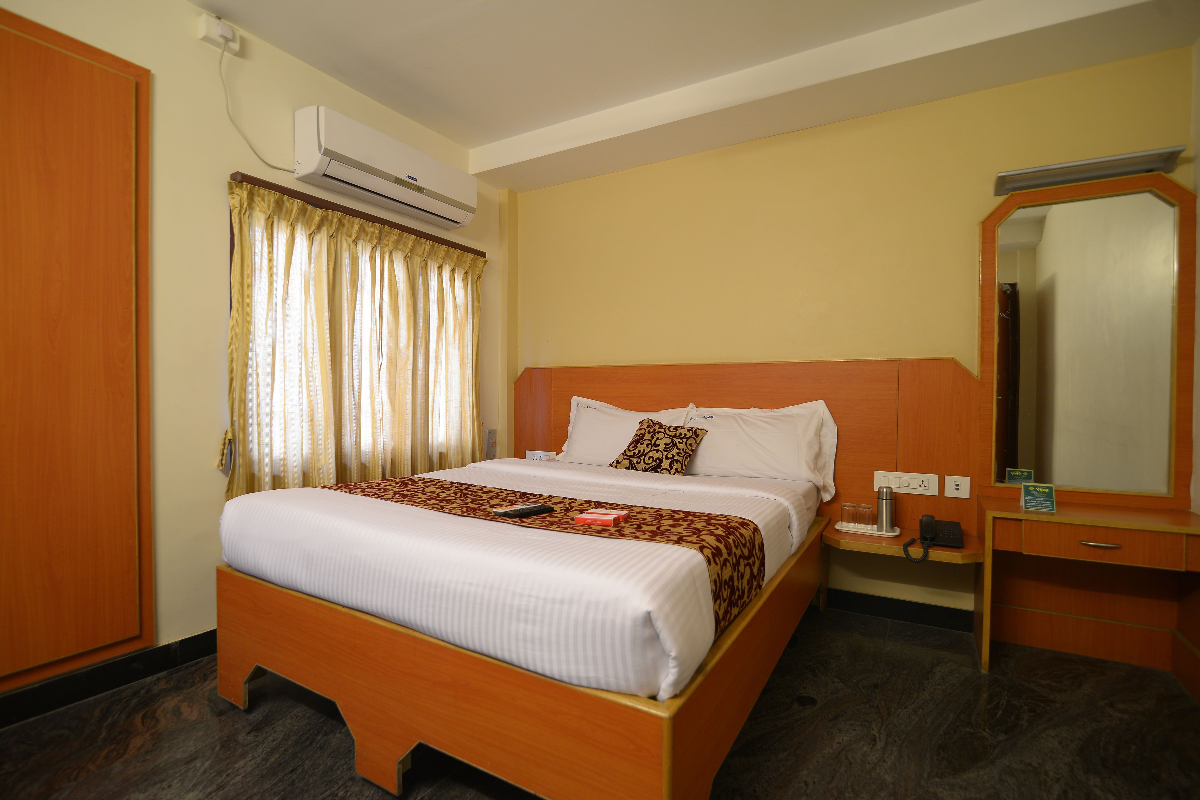 ac room | 1 bedroom, premium bedding, desk, soundproofing