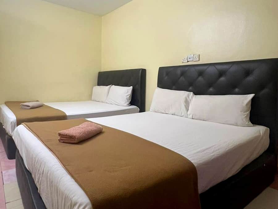 三人房 | 熨斗/熨板、免费 WiFi、床单