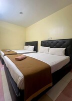 Triple Room | Seterika/papan seterika, Wi-fi percuma, cadar katil