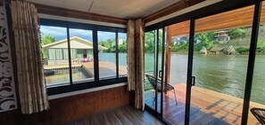 Raft Room | Free WiFi, bed sheets - Riverside Hill Resort & Restaurant (Sai Yok)