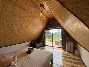 VIP Room | Free WiFi, bed sheets - Riverside Hill Resort & Restaurant (Sai Yok)
