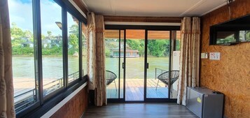 Raft Room | Free WiFi, bed sheets