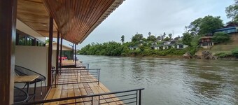 Riverside Hill Resort & Restaurant