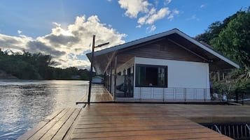 Raft Room | 1 多间卧室、免费 WiFi、床单