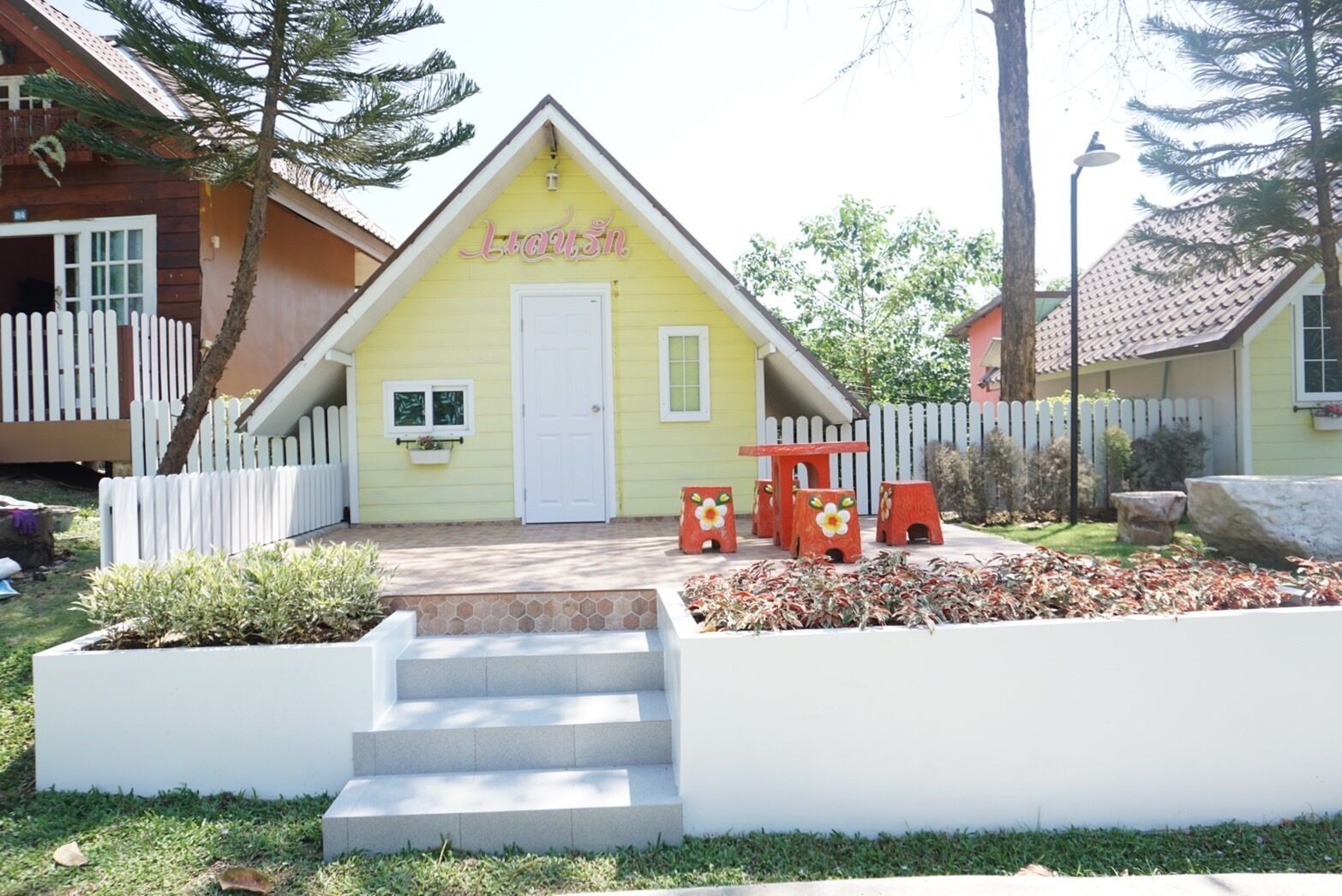 Chomdow Room | 露台