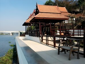 Terrace/patio - Ayutthaya Garden River Home (Bang Pa-in)