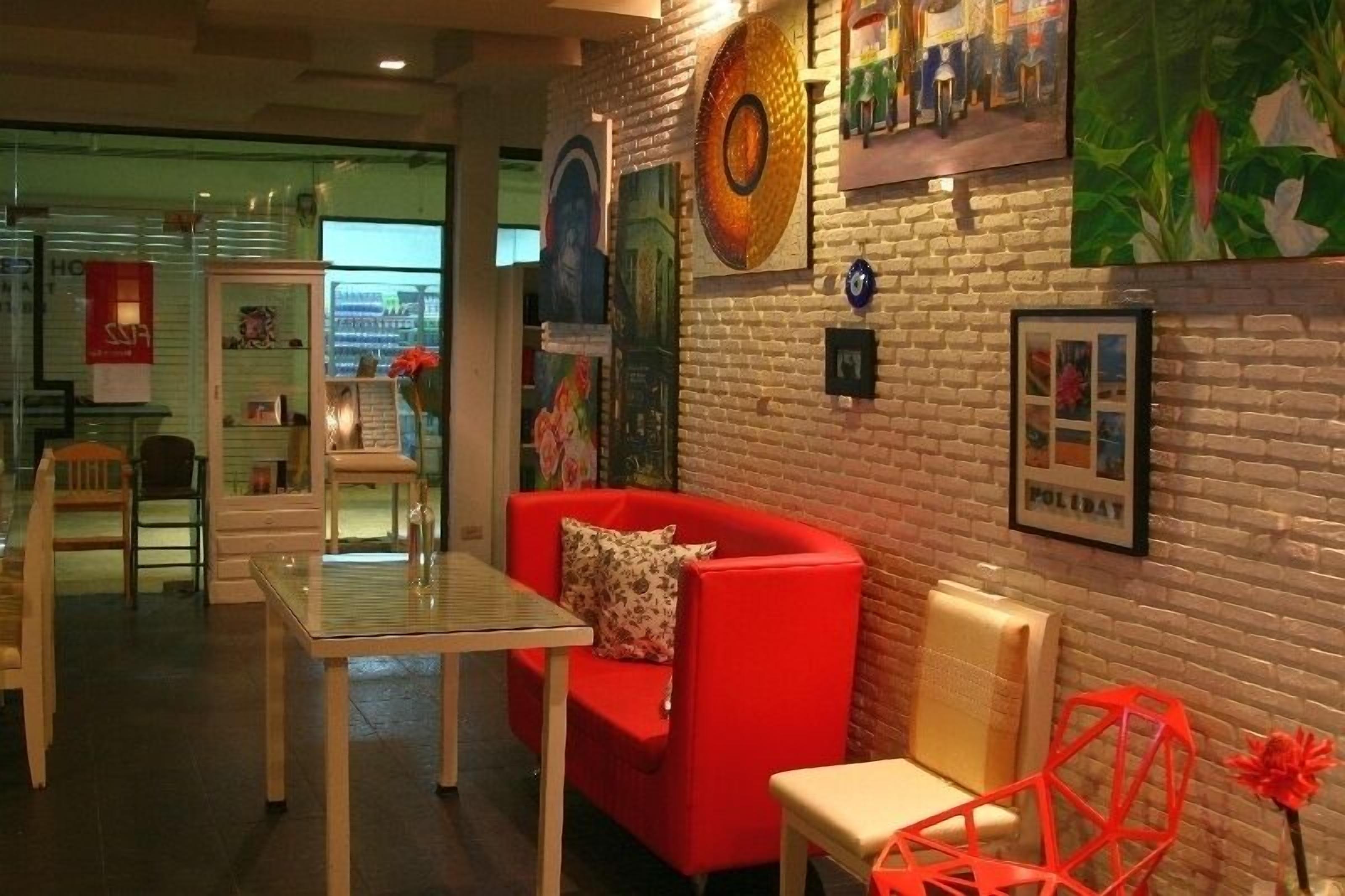 供应早餐和午餐，国际美食