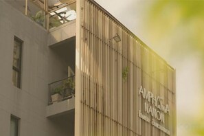 Exterior detail - Amphawa Nanon Hotel (Amphawa)