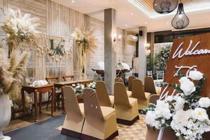 Indoor wedding - Amphawa Nanon Hotel (Amphawa)