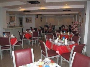 Dining - Far East Inn (Bangkok)