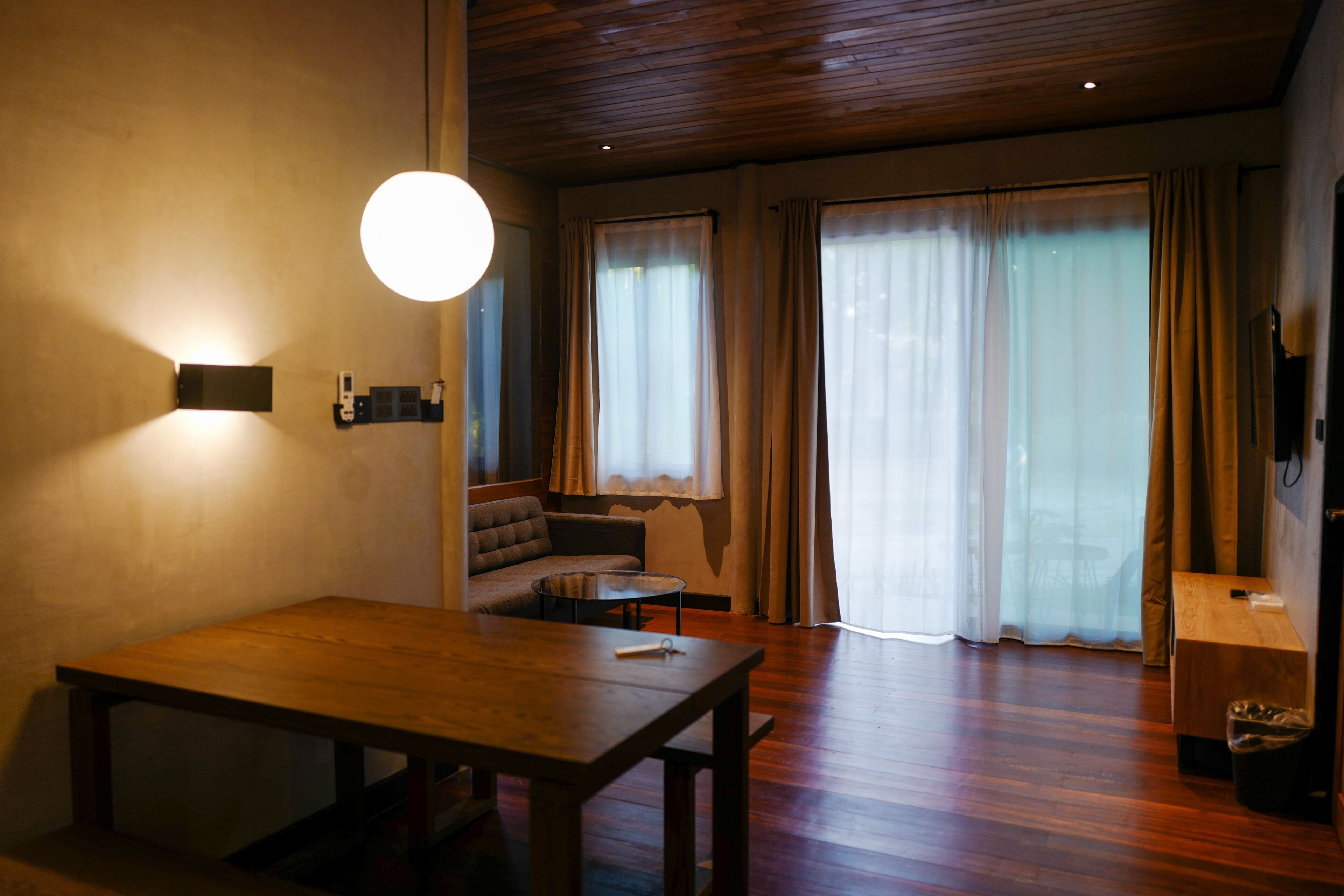 family house, 2 bedrooms | in-room safe, desk, laptop workspace, blackout curtains