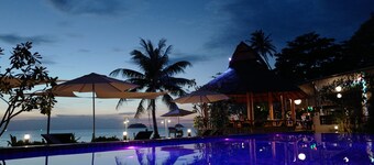 自然海灘渡假村