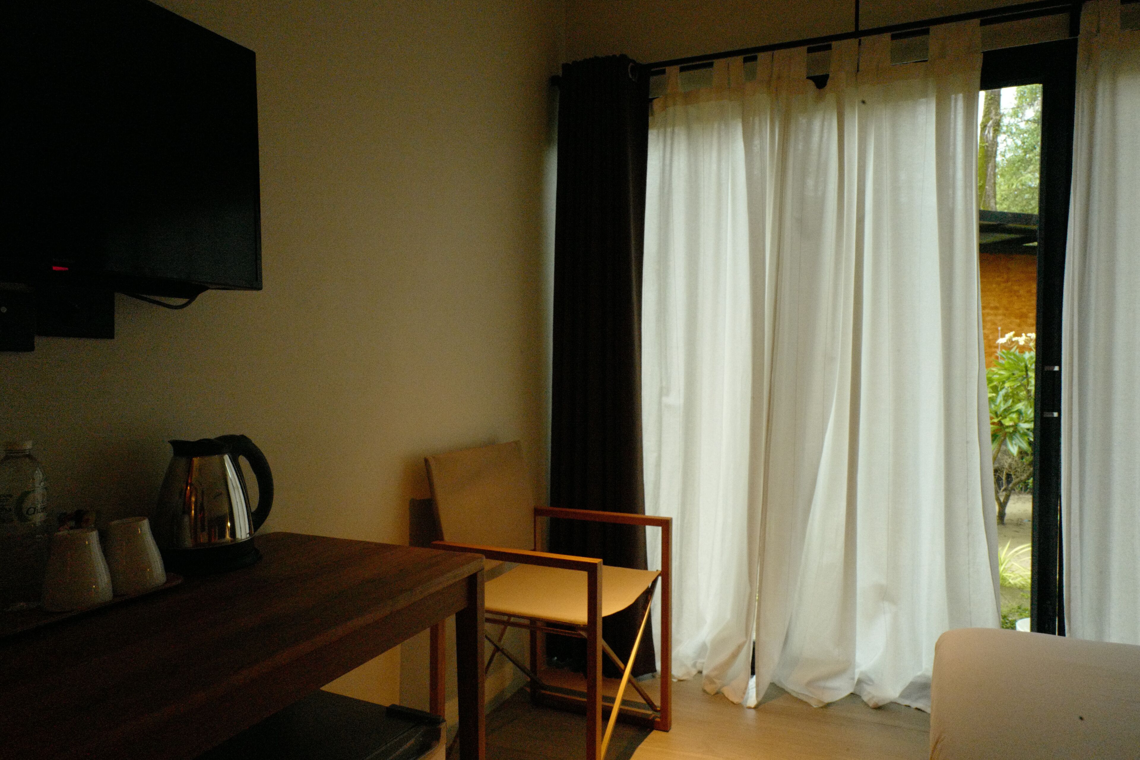 in-room safe, desk, laptop workspace, blackout curtains