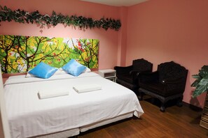 Family Room | Free WiFi