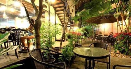 Watana Hotel