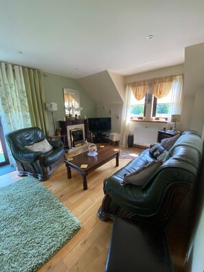 42-Zoll-Smart-TV mit Digitalempfang