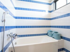Family Room, Non Smoking | 1 bedroom, free WiFi
