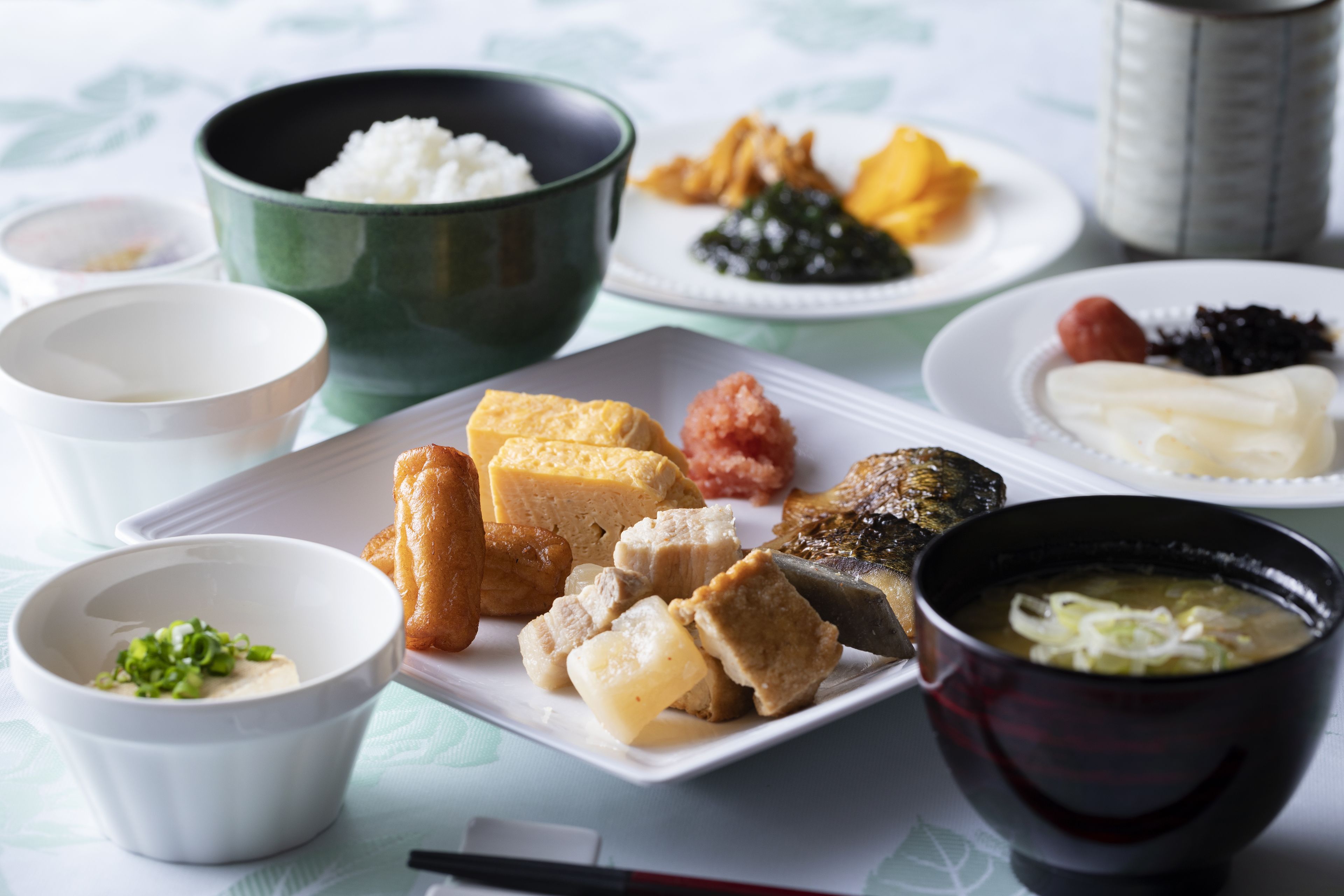 daily cooked-to-order breakfast (jpy 2200 per person)